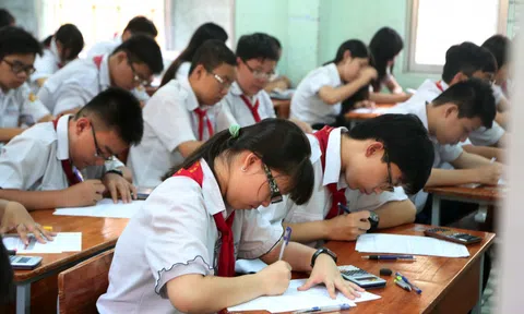 Tuyển sinh lớp 10 tại Hà Nội: Học sinh cân não luyện thi giành suất vào trường công