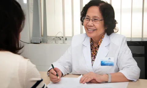 Giáo sư, bác sĩ Nguyễn Thị Ngọc Phượng - \"bà tiên\" của hàng ngàn gia đình Việt