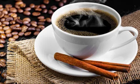 Những thói quen trước khi ngủ khiến bạn dễ tăng cân không kiểm soát