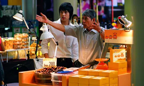 Tự truyện `Vua rong biển` Thái Lan: Thiếu niên 18 tuổi bỏ học đi bán hạt dẻ