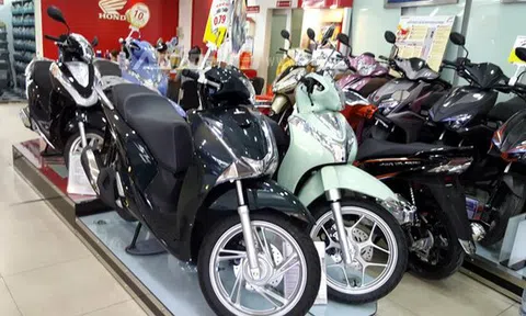 Xe máy đồng loạt tăng giá, dân buôn ăn chênh gần 6.000 tỷ đồng của dân