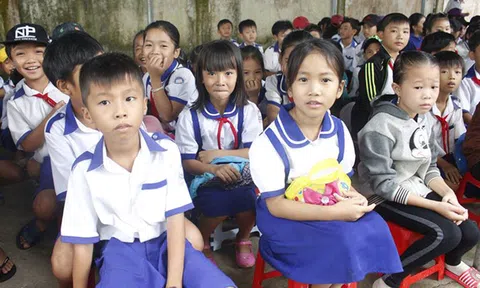 Tại sao trẻ phải có giấy khen mới có quà trong ngày Tết thiếu nhi 1/6?