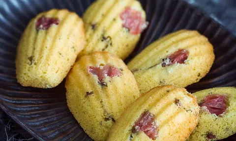 Bữa sáng ngọt ngào với bánh Madeleines hoa anh đào