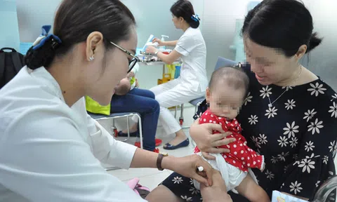 Căn bệnh khiến 80 người phải cách ly ở TPHCM rất dễ lây lan