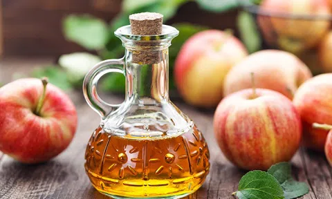 5 mẹo làm đẹp từ đầu tới chân với giấm táo