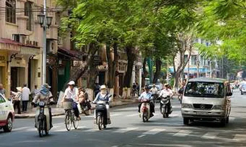 Thời tiết ngày 4/6: Hà Nội nắng, Miền Nam tiếp tục mưa lớn kèm dông tố