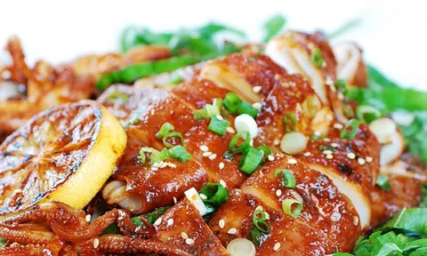 Tuyệt chiêu làm mực nướng cay kiểu Hàn thơm ngon không thể chối từ