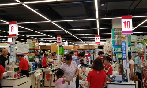 Có nên buộc siêu thị mở cửa đến 22 giờ?