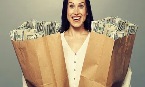 Tiền trong túi phụ nữ mới là thứ tồn tại duy nhất