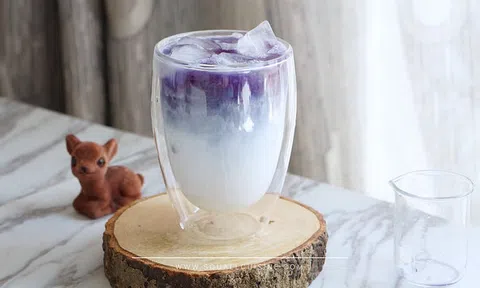 Không thể bỏ qua công thức pha sữa dừa hoa đậu biếc siêu hấp dẫn này được