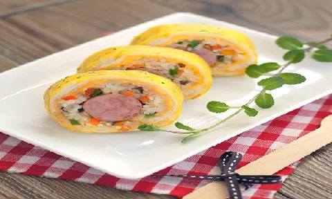 Cách làm cơm cuộn xúc xích vừa đẹp vừa ngon bé nhìn là mê