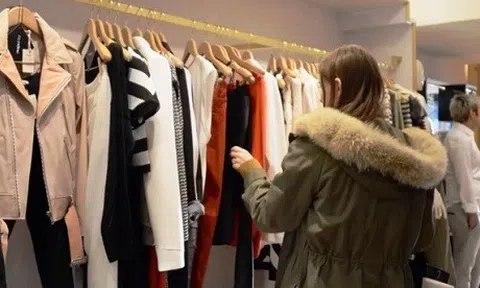 Người Mỹ ngày càng ít mua quần áo