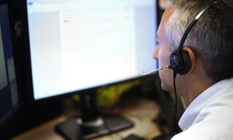 Hút dịch vụ làm việc hộ cho người xem World Cup