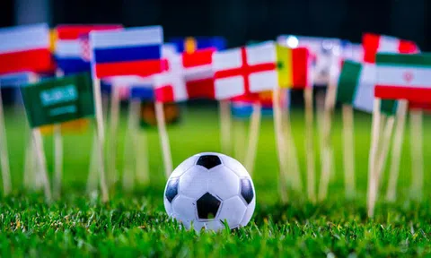 Anh: Dịch vụ thuê người làm hộ để xem World Cup giá 500.000 VNĐ mỗi giờ bùng nổ