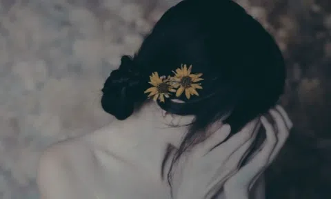 Một khi người đàn bà im lặng là trái tim đã tổn thương đến tột cùng