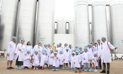 Vui hè 2018, bé cùng khám phá Siêu Nhà máy sữa của Vinamilk