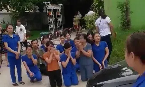 Có nhất thiết hàng chục giáo viên phải quỳ gối?