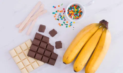 Bỏ túi công thức làm chuối bọc chocolate cho bé chỉ trong 3 bước đơn giản