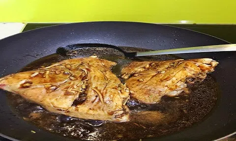 Ngọt lịm với món cá diêu hồng sốt tương đen 