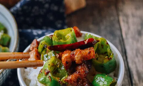 Thịt ba chỉ xào cay kiểu Tứ Xuyên ngon đậm đà cho bữa cơm cuối tuần 