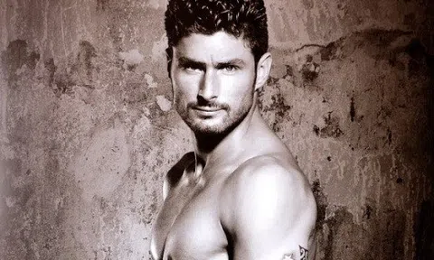 Ngắm nhìn Olivier Giroud: Nam thần đẹp trai `nhất nhì` đội tuyển Pháp