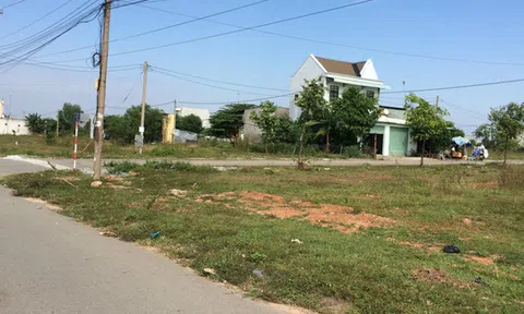 8 năm gặp rắc rối vì chung tiền mua đất