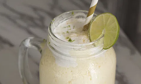 Bật mí công thức pha xoài dừa đá xay thơm mát cho mùa hè