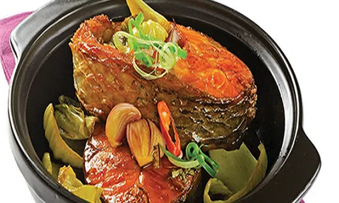 Cách làm món cá trắm kho dưa chua, chồng tấm tắc khen, con mê tít