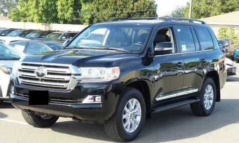 Ô tô nhập khan hiếm chưa từng có, đặt tiền tỷ xếp hàng chờ 2019