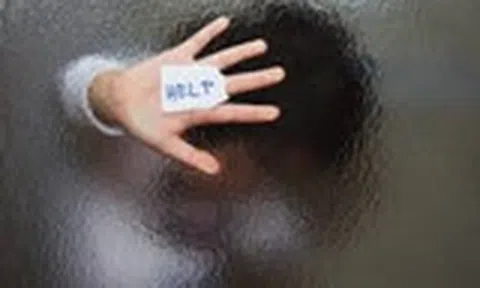 Nghi phạm dùng tay đánh khiến bé gái 4 tuổi được cha gửi bạn trông hộ tử vong