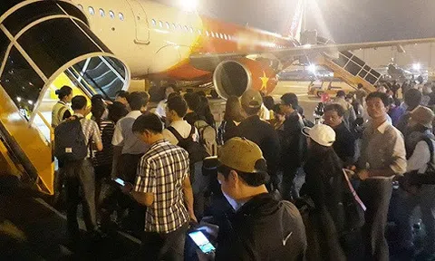 Thêm hãng hàng không, giá vé máy bay vẫn khó giảm