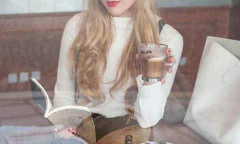 Là con gái, bạn phải cố gắng tự mình sống thay vì trông chờ vào đàn ông