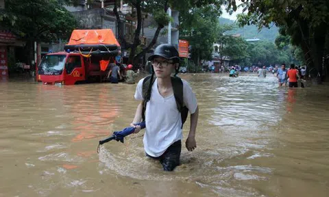 Đề xuất phương án bảo đảm quyền lợi thí sinh bị lỡ thi do mưa lũ