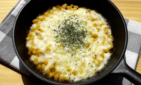 Trổ tài làm ngô phủ phô mai mới lạ không thể bỏ qua