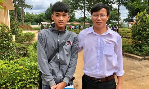 Mẹ bị tai nạn mất ngay trước điểm thi, nhà trường `giấu` để thí sinh tiếp tục thi