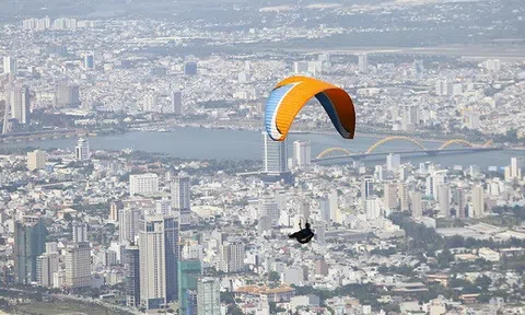 Phi công tranh tài dù lượn ở Đà Nẵng