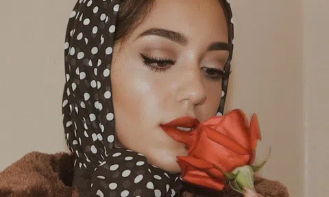 6 tài khoản Instagram này sẽ khiến bạn thêm say mê màu son đỏ