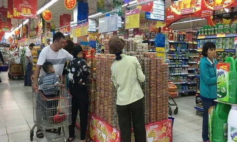 Bỏ quy định \'không giống ai:\' Siêu thị giảm giá 3 lần/năm