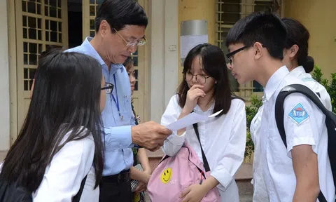 Hà Nội và TP.HCM: Điểm chuẩn lớp 10 trường chuyên `ngang tài ngang sức`