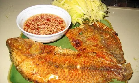 Bật mí 5 mẹo rán cá không cần chảo chống dính vẫn giòn ngon đượm đà
