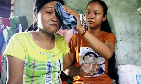 Một mình chăm mẹ tâm thần, nữ sinh bị trêu \'con hoang\' 10 năm học sinh giỏi