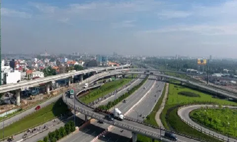 Sốt đất thổi bùng nỗi lo chu kỳ khủng hoảng 10 năm