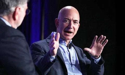 Làm sếp theo kiểu Jeff Bezos: Luôn khó tính, châm chọc nhân viên...