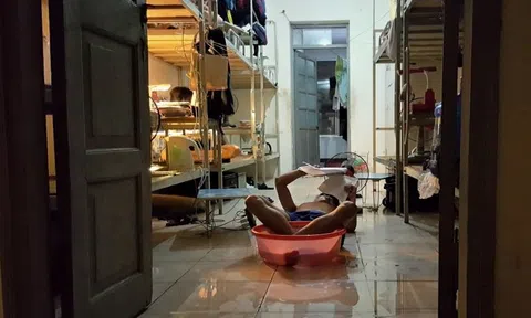 Những cách chống nóng sáng tạo không giống ai của sinh viên trong mùa nắng 