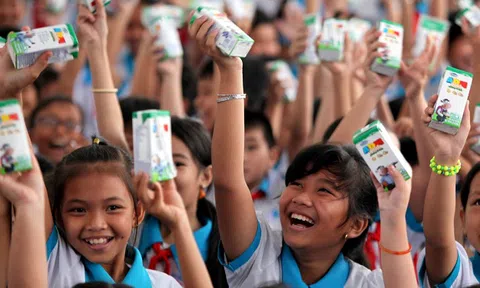 Vinamilk trao 76.500 ly sữa cho trẻ em tỉnh Vĩnh Long