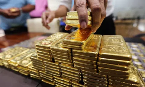 Giá vàng hôm nay 6/7: Tăng giá dè dặt, âm thầm mua gom