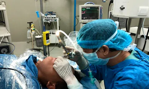 Quảng Ngãi: Gắp được con đỉa dài 4 cm ký sinh trong cổ họng người