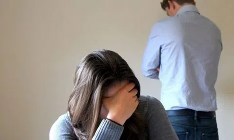 Nếu chồng có 4 thói xấu \"hết thuốc chữa\" này, chị em hãy bỏ ngay đừng tiếc