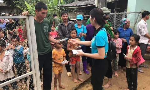 Chung tay giúp đỡ bà con bị lũ lụt tại Hà Giang, Lai Châu