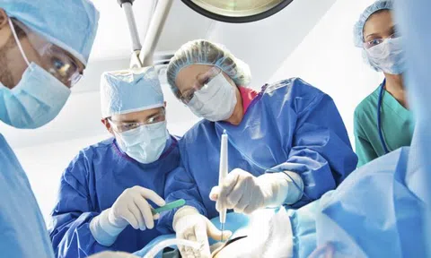 Lợi và hại của phương pháp sinh mổ, mẹ bầu nên biết